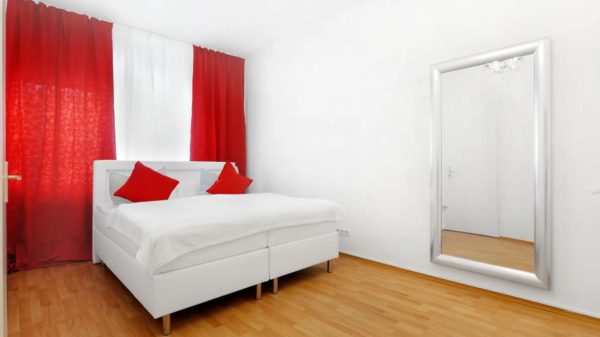 Big Central City 6Rooms Aprt Kurfuerstendamm ベルリン 0*,  ドイツ