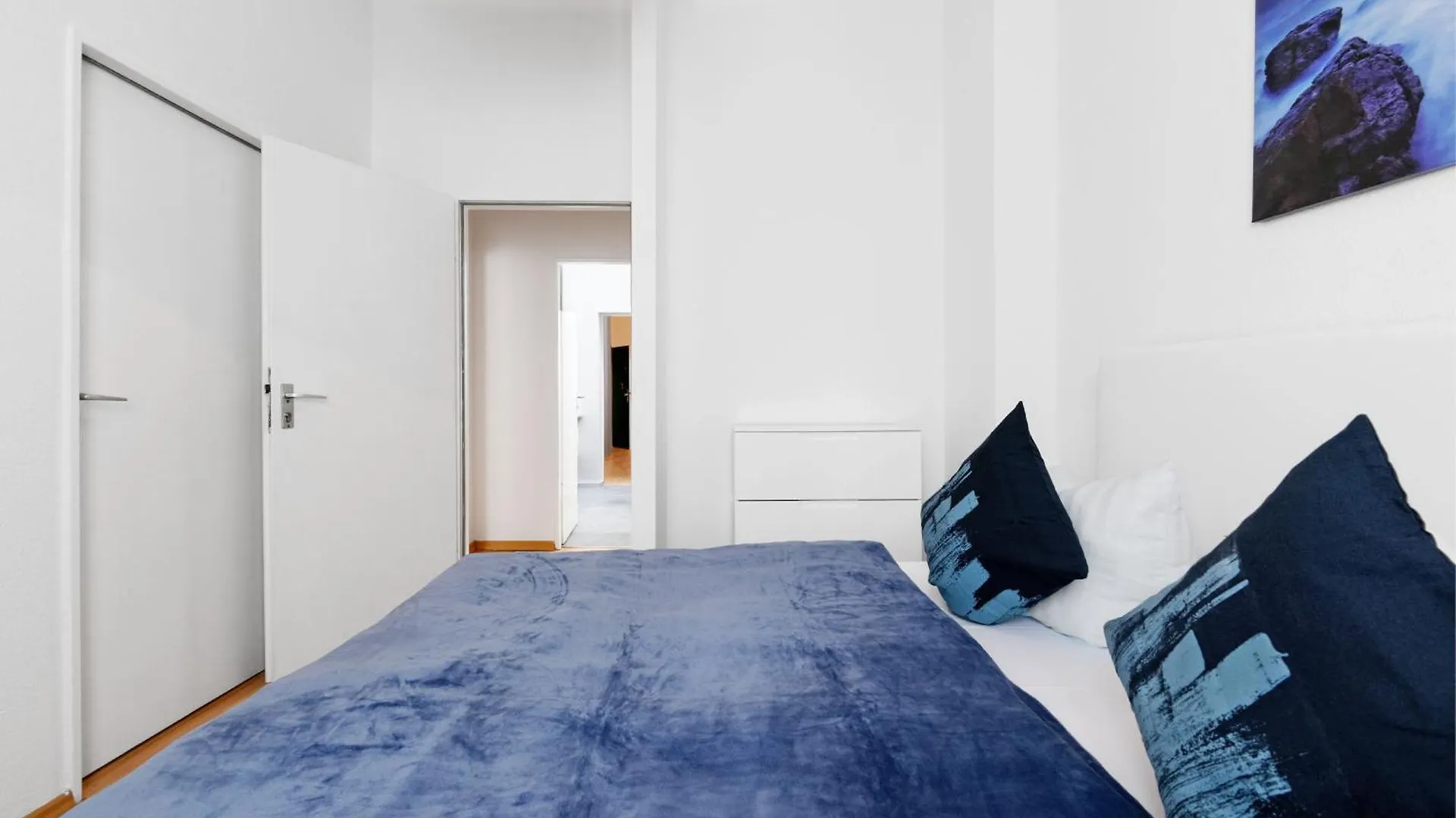 Big Central City 6Rooms Aprt Kurfuerstendamm ベルリン ドイツ