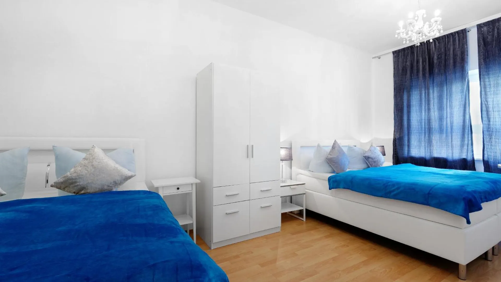 アパート Big Central City 6Rooms Aprt Kurfuerstendamm ベルリン