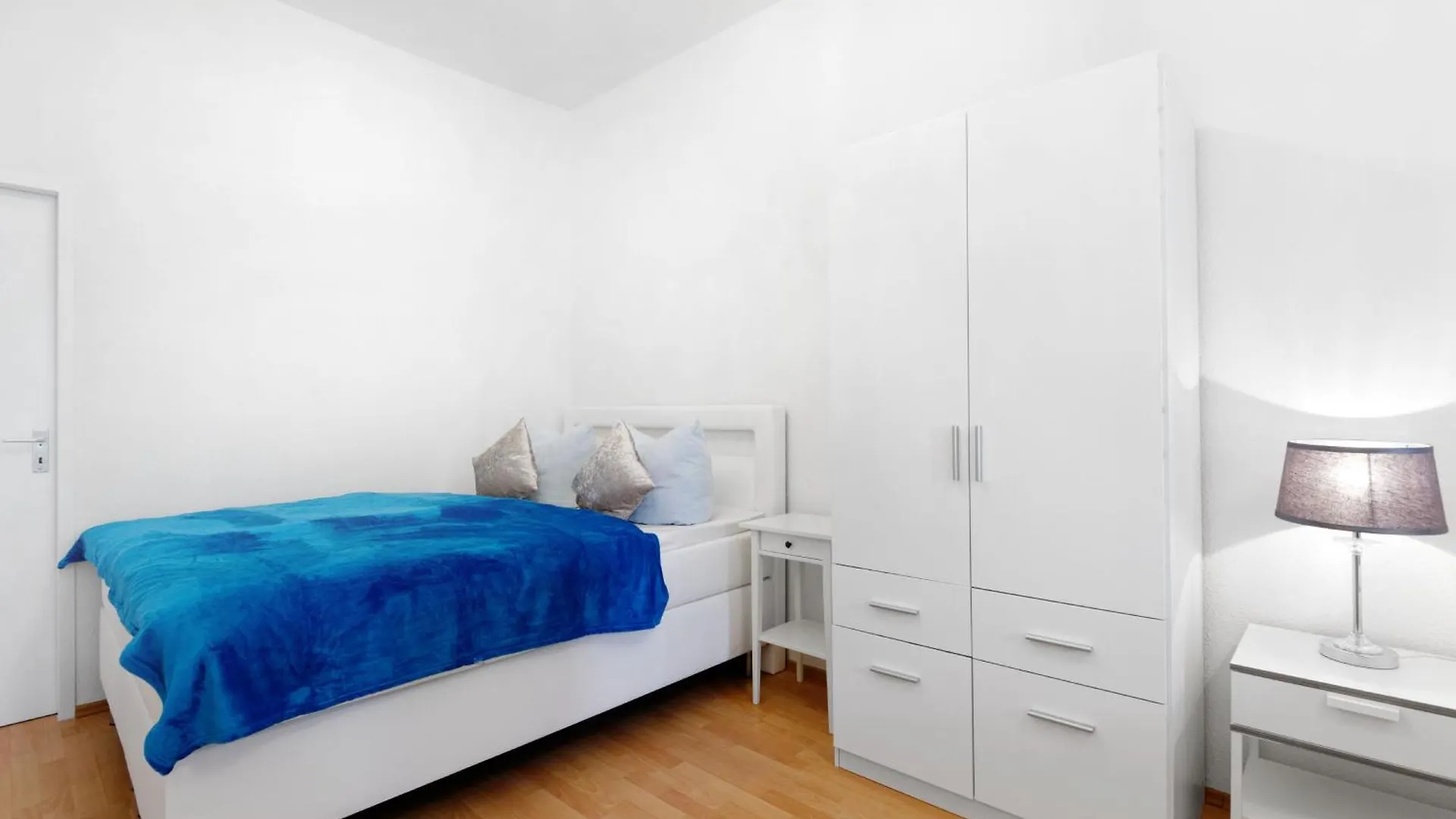 Big Central City 6Rooms Aprt Kurfuerstendamm ベルリン アパート
